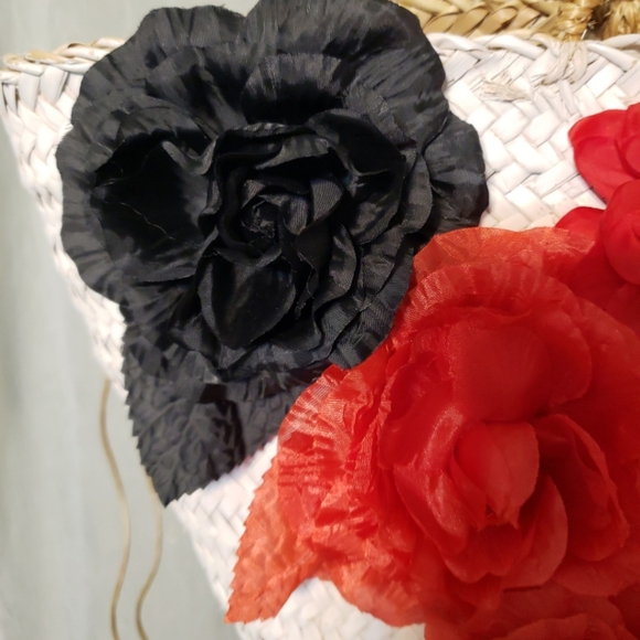 Save The Queen Large Straw Purse - Picture 2 of 7